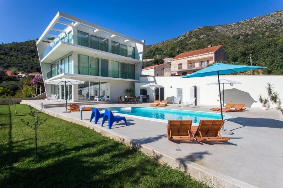 Villa moderna con piscina e vista mare in vendita a Dubrovnik.