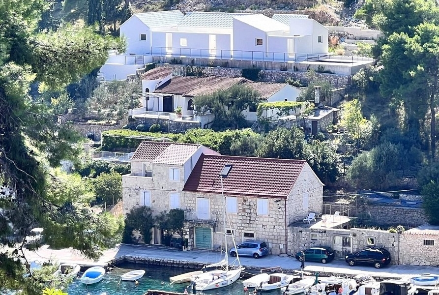 Villa bianca direttamente sul mare in Croazia - Panorama Scouting H3740.