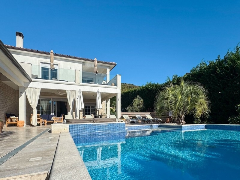 Villa moderna con piscina in Istria, regione di Labin.