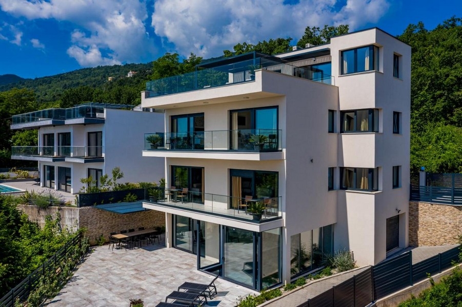 Immobili sulla Riviera di Opatija vicino a Lovran.
