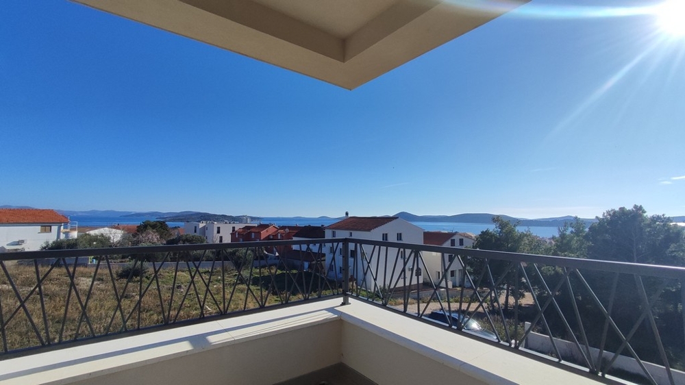Vista mare della casa H3792, in vendita a Vodice in Croazia.