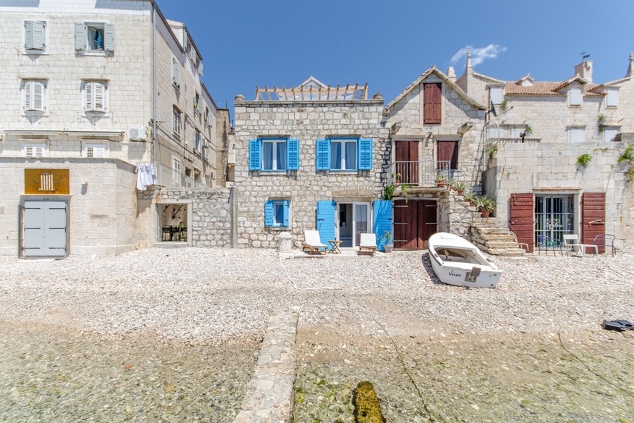 Casa sulla spiaggia in vendita in Croazia.