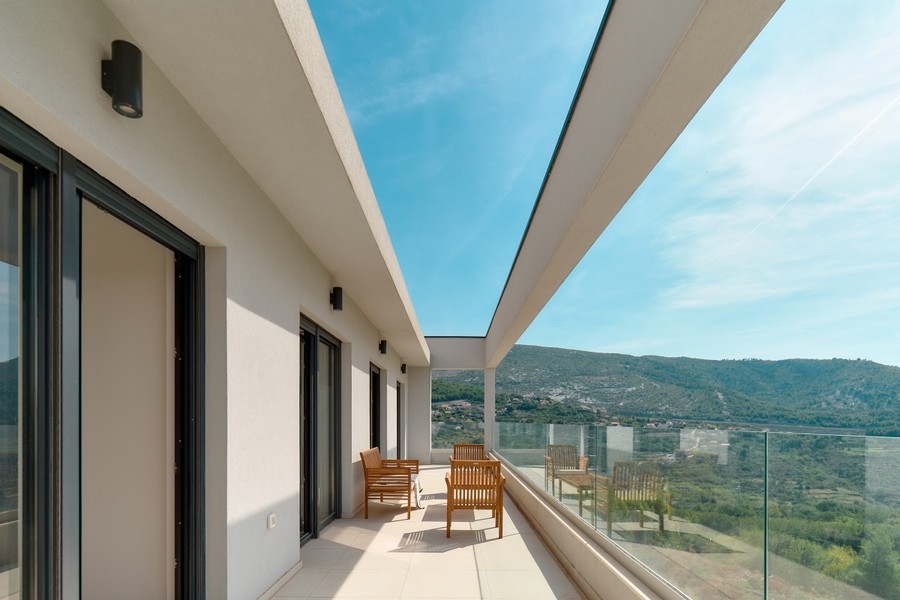 Moderna villa di lusso vicino a Split in Croazia in vendita.