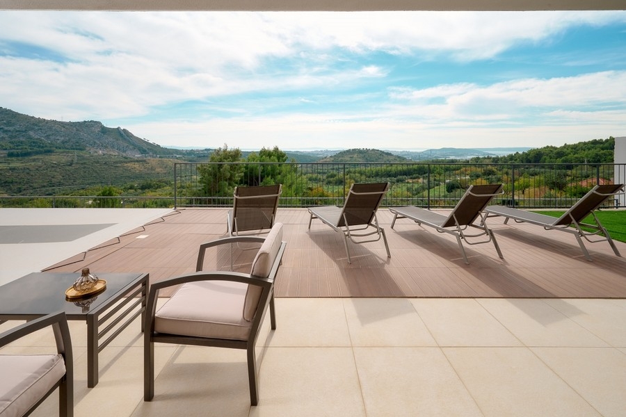 Vista dalla terrazza della villa H3813 vicino a Split in Croazia - Panorama Scouting.