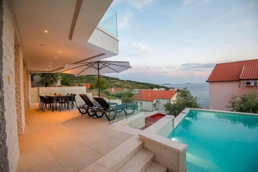 Villa con piscina in vendita vicino a Primosten - Panorama Scouting H3815.