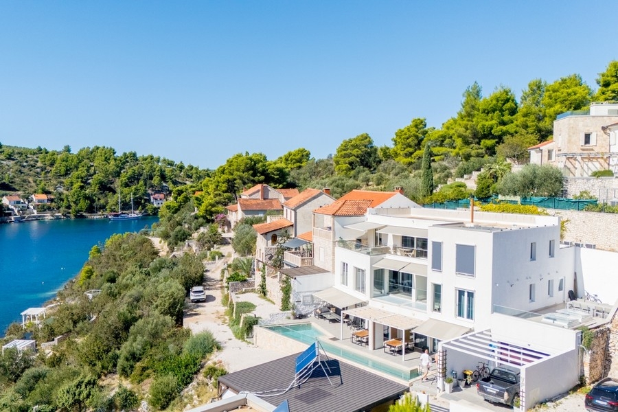Villa con piscina e vista mare a Bobovisca a Brac