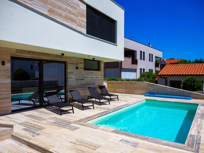 Piscina e villa H3846 in Croazia vicino a Privlaka.