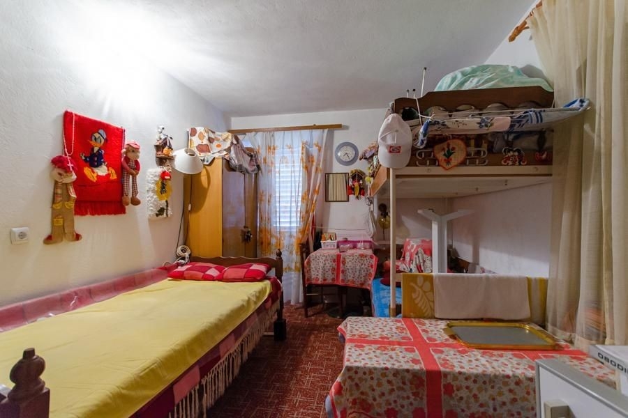 Camera da letto con letto a castello
