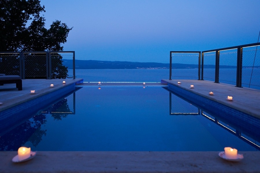 Villa con piscina vicino a Split in Croazia in vendita - Panorama Scouting.