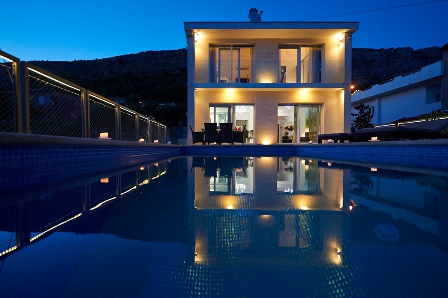 Villa mediterranea con piscina in vendita in Dalmazia - Panorama Scouting.