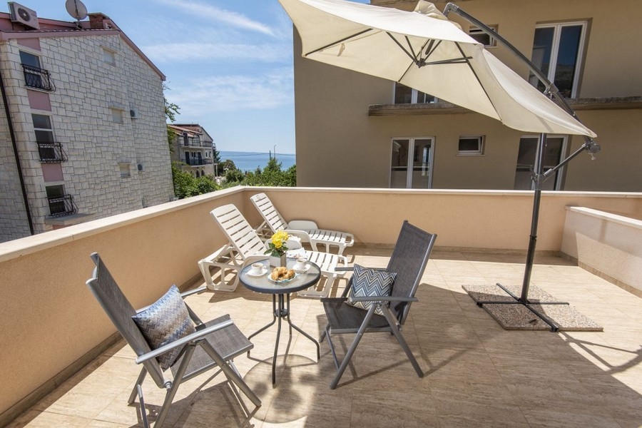 Vista sul mare dalla terrazza della casa H3868 in Croazia.