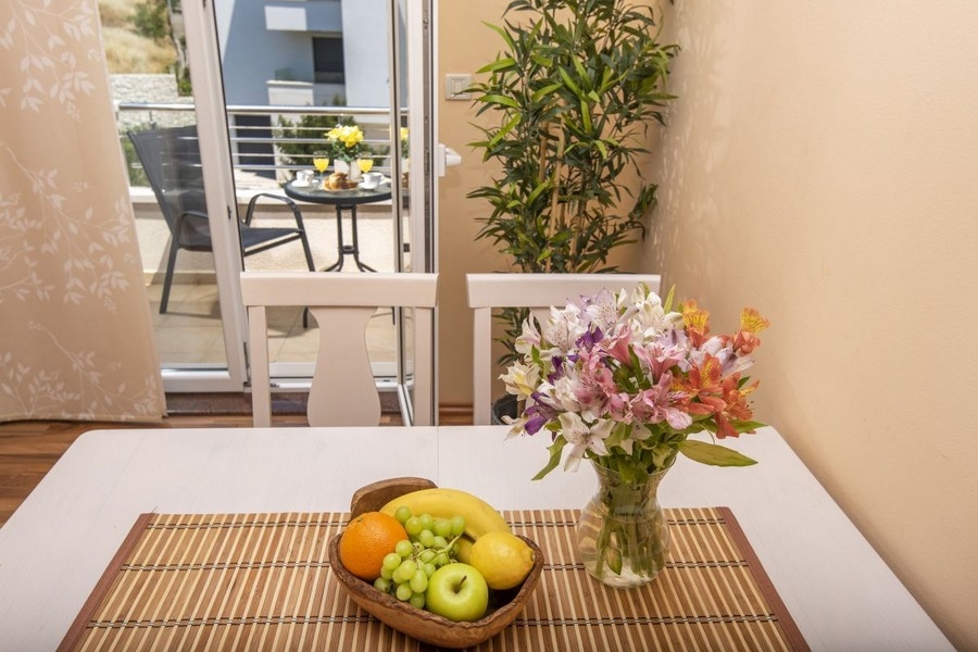 Zona pranzo con accesso al balcone