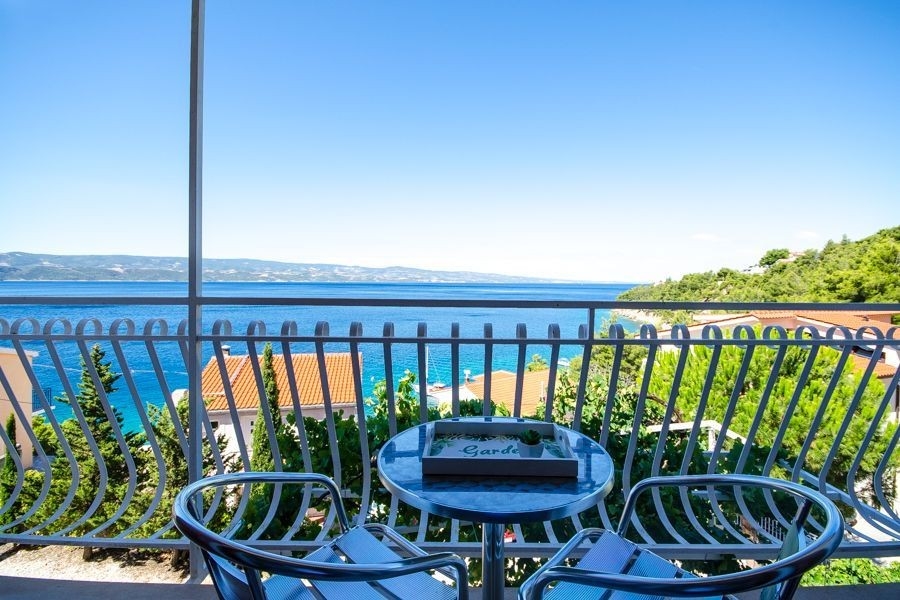 Casa con bella vista mare vicino a Omis in Croazia in vendita - H3872.