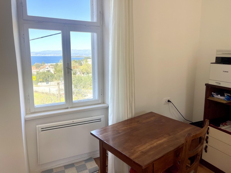 Stanza con vista mare e finestra