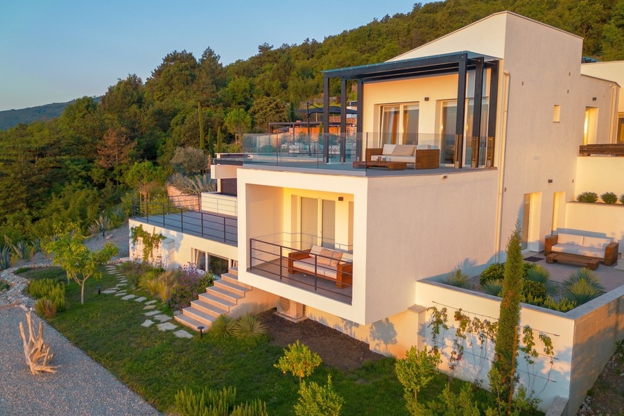 Ampia villa con vista panoramica sul Quarnaro