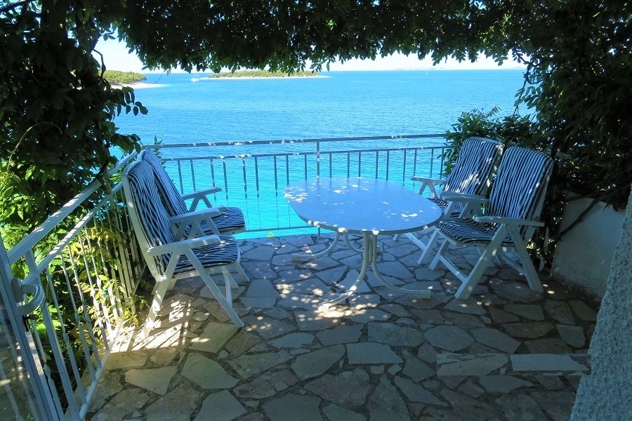 Terrazza con vista panoramica sul mare e sulle isole antistanti