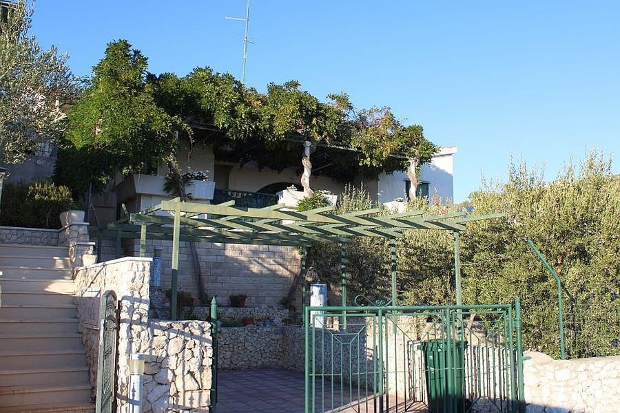 Casa mediterranea direttamente sul mare in vendita - H3920, Dalmazia.