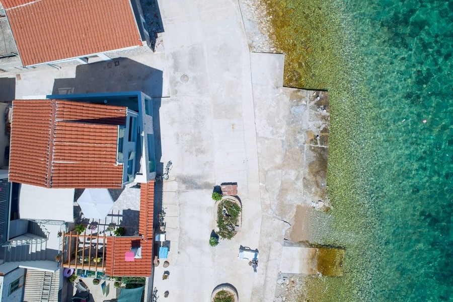 Casa sul mare vicino a Sibenik in Croazia - H3922