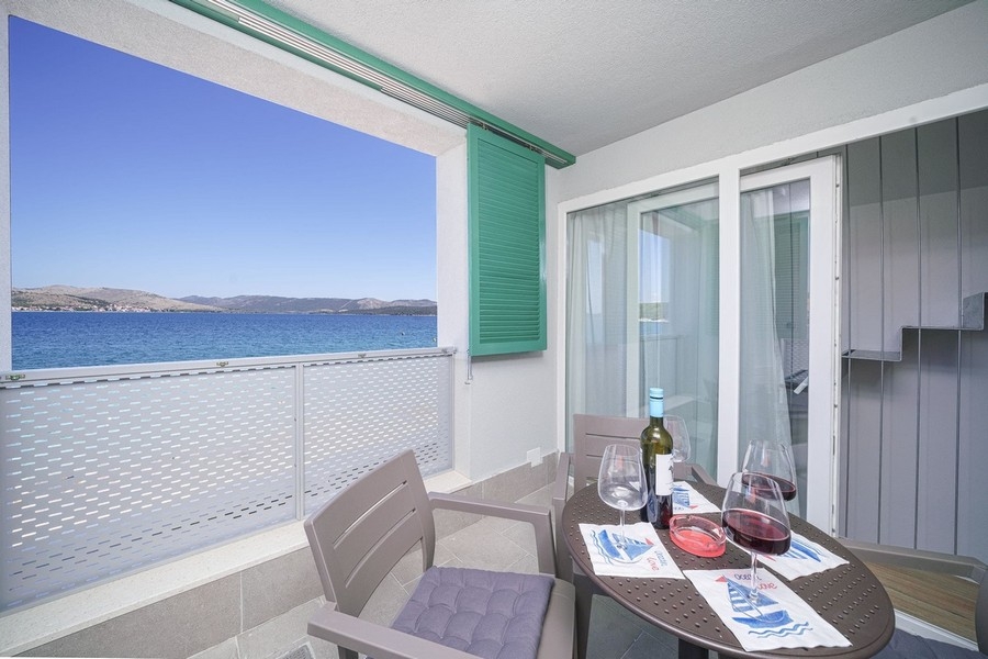 Vista mare dalla terrazza dell'offerta H3922 vicino a Sibenik.