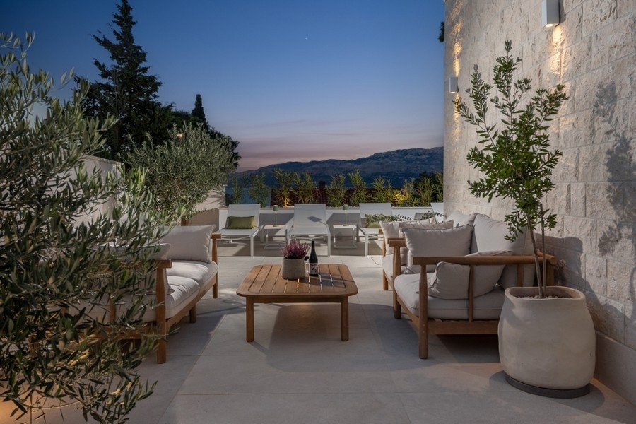 Terrazza con vista mare e zona lounge