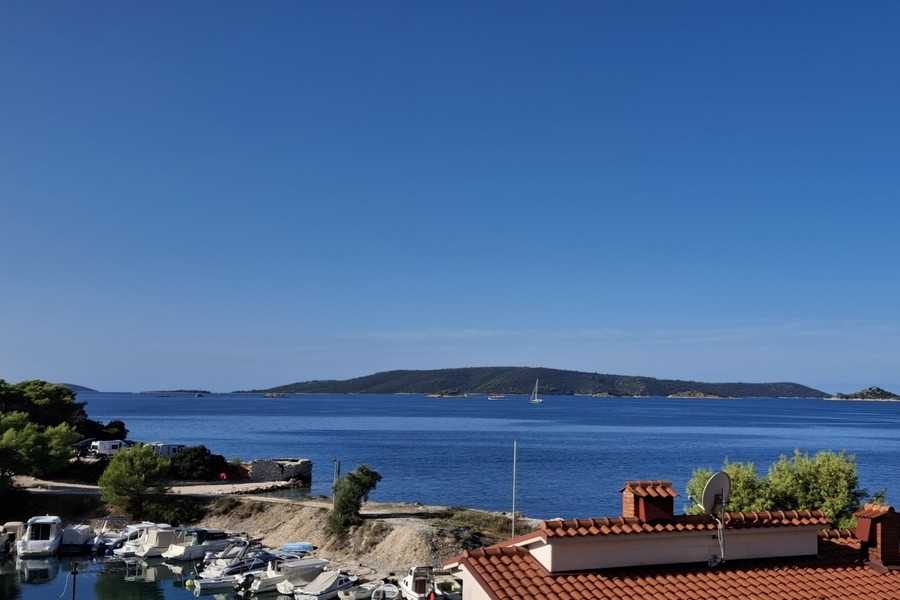 Vista mare della casa H3934 a Ciovo in Croazia.