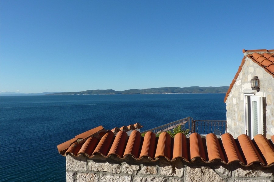 Casa in pietra direttamente sul mare in Croazia.