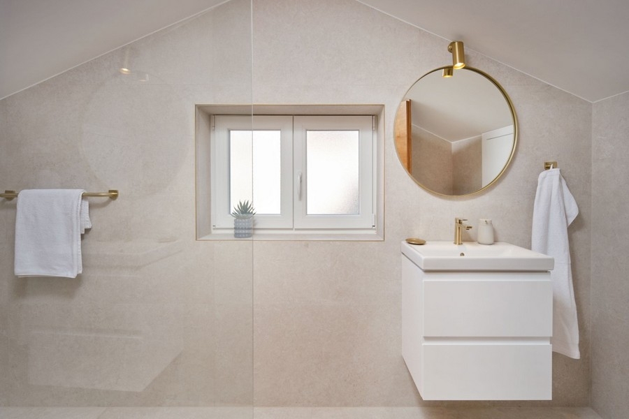 Bagno con lavabo