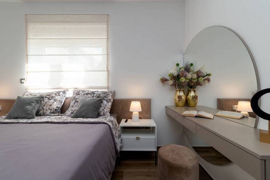 Camera da letto con toeletta