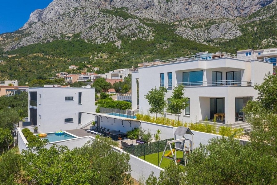 Villa moderna con piscina e vista mare in Croazia