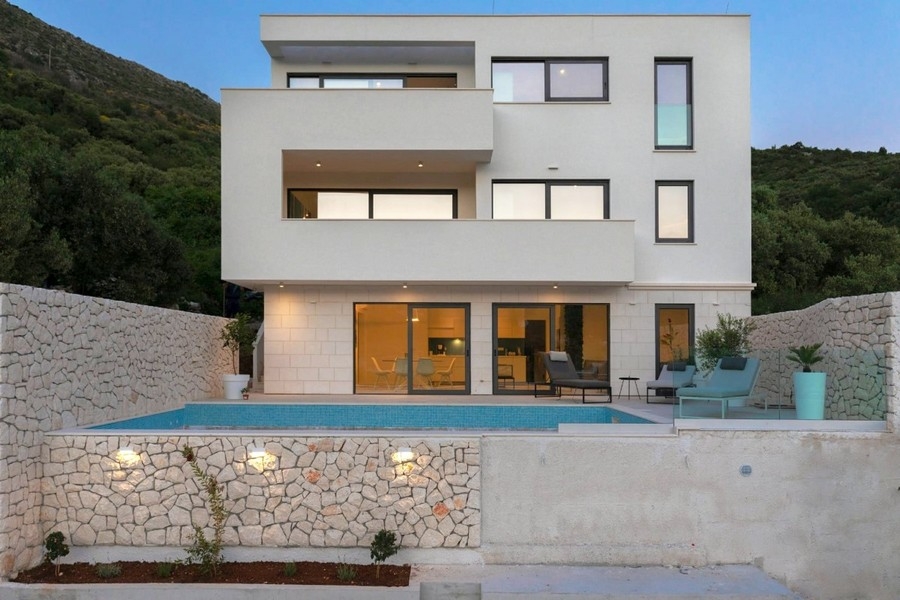 Villa di lusso con piscina illuminata vicino a Dubrovnik