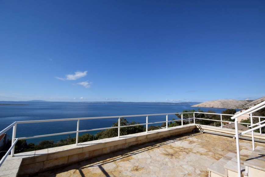 Splendida vista sul mare - isola di Krk, Croazia.