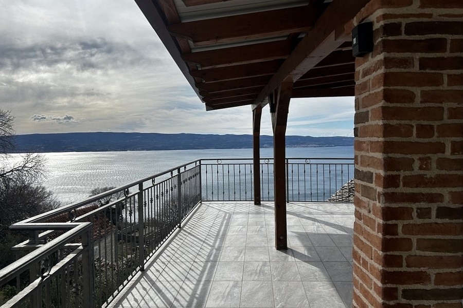 Terrazza con vista mare