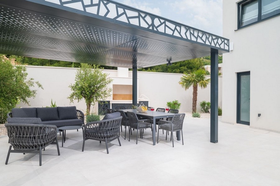 Terrazza lounge con cucina estiva