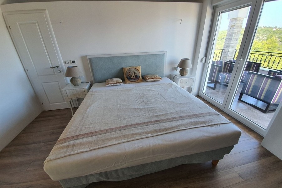 Camera da letto con accesso alla terrazza
