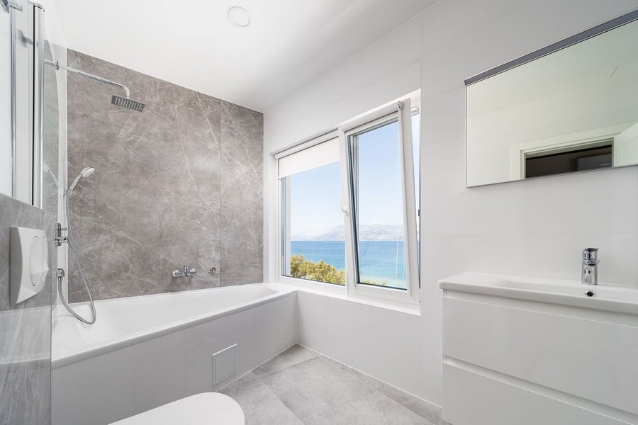 Atmosfera serale presso la villa con piscina in Croazia