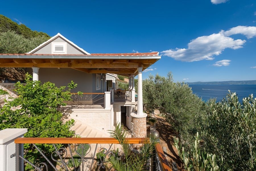Villa mediterranea con giardino e vista mare in Croazia