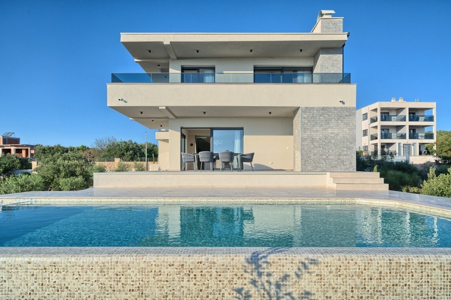 Moderna villa di lusso con piscina a Primosten