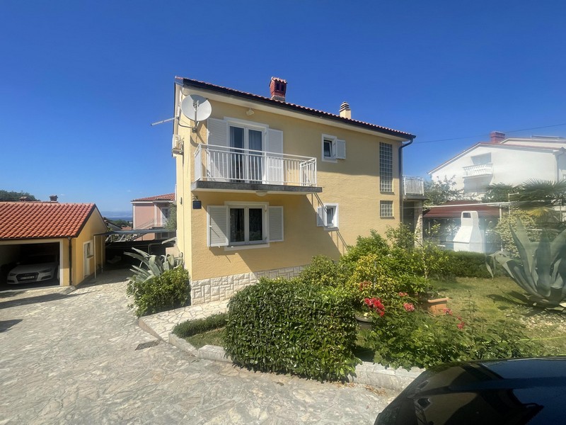 Casa indipendente con giardino a Malinska