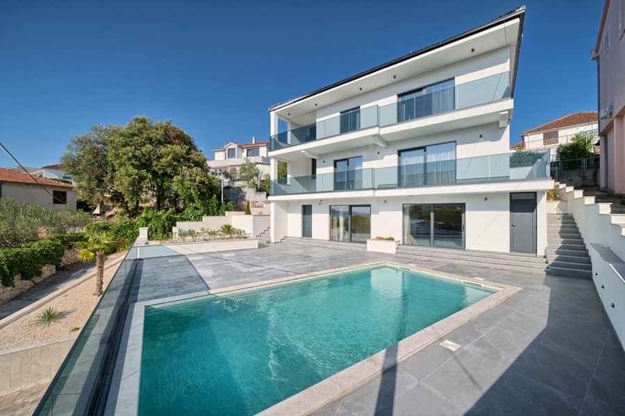Villa con piscina e solarium in Croazia