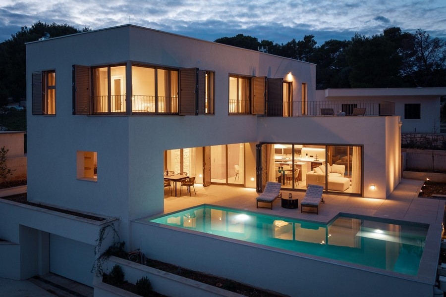 Villa moderna con piscina a Brac in Croazia