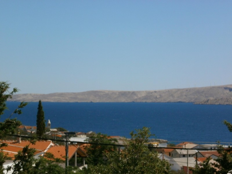 Vista mare sulla baia a Karlobag