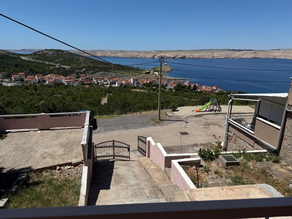 Vista dalla terrazza su Stinica e sul mare