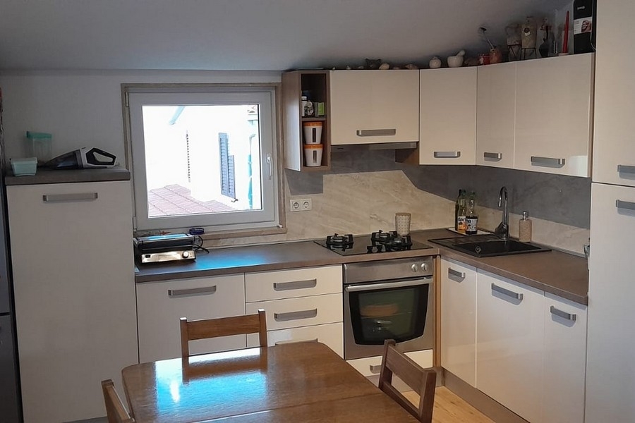 Cucina completamente attrezzata