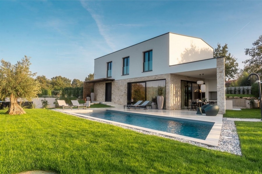 Villa moderna con piscina e giardino in Istria