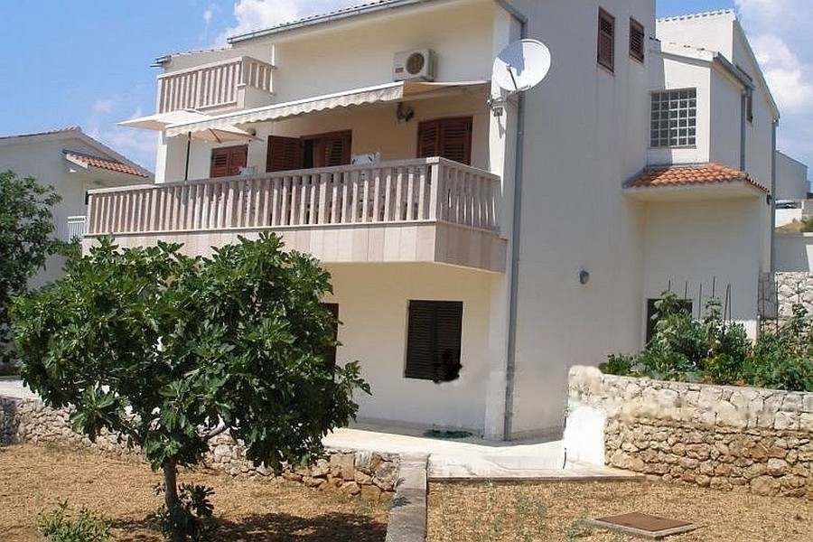 Casa indipendente con balcone e giardino in Croazia