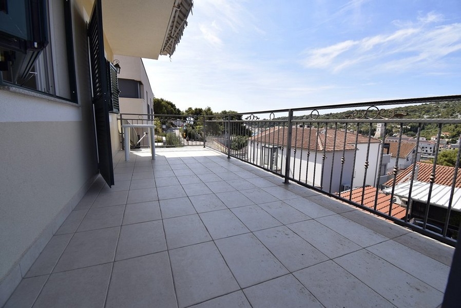 Grande terrazza con vista mare