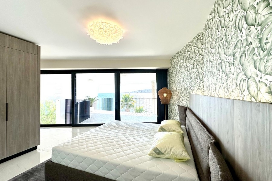 Camera da letto con accesso alla terrazza