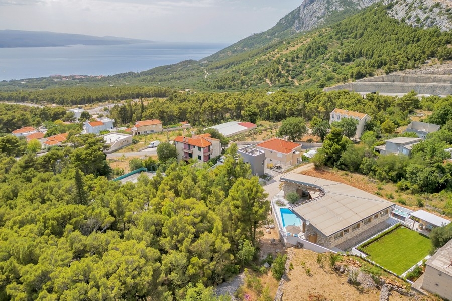 Vista sul verde circostante vicino a Makarska