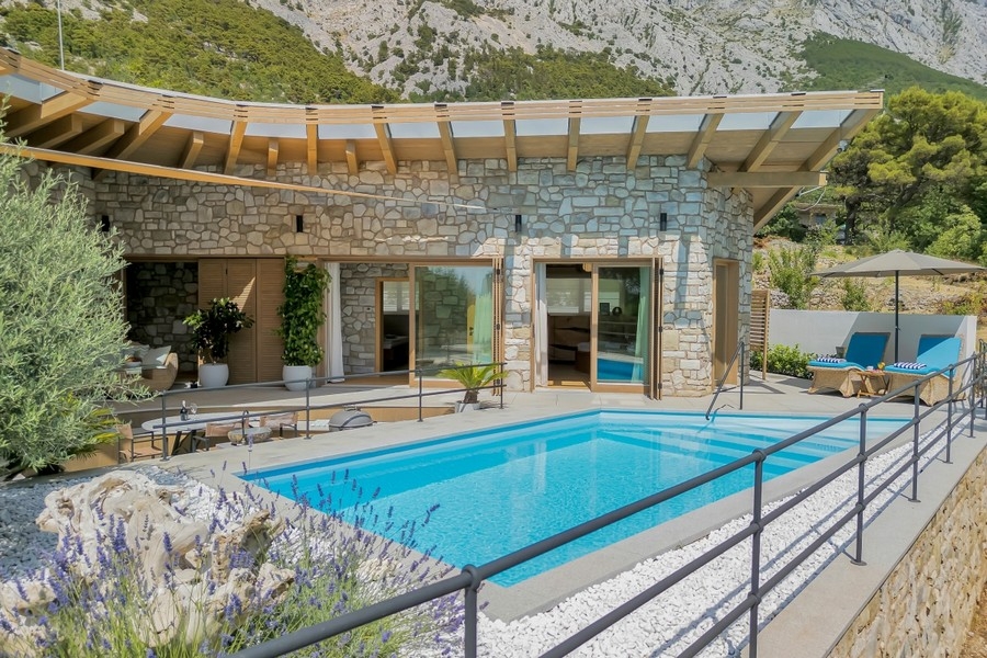 Villa in Croazia con piscina e lettini