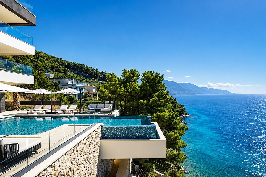 Villa di lusso con piscina a sfioro direttamente sul mare in Croazia